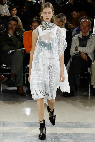 Look 12